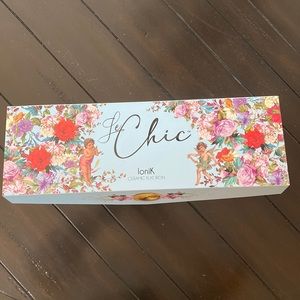 Ceramic Flat Iron - free comb to enhance styling